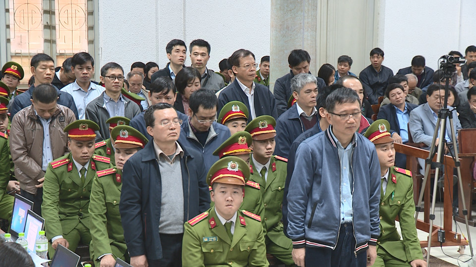 Những khoảnh khắc trong 10 ngày xét xử ông Đinh La Thăng và 21 bị cáo